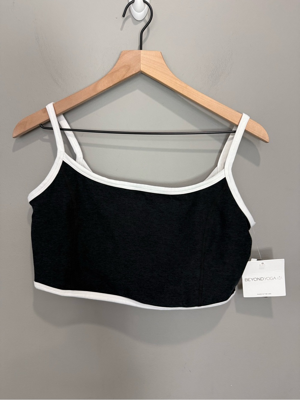 Beyond Yoga Black White Contrast Sports Bra Crop Top NWT XL